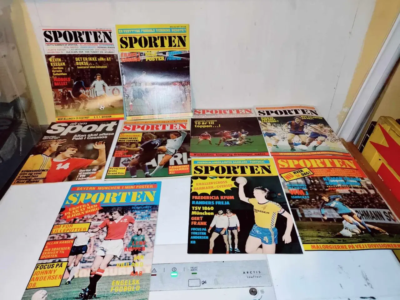 Billede 1 - 9 super flotte sporten blade fra 1977