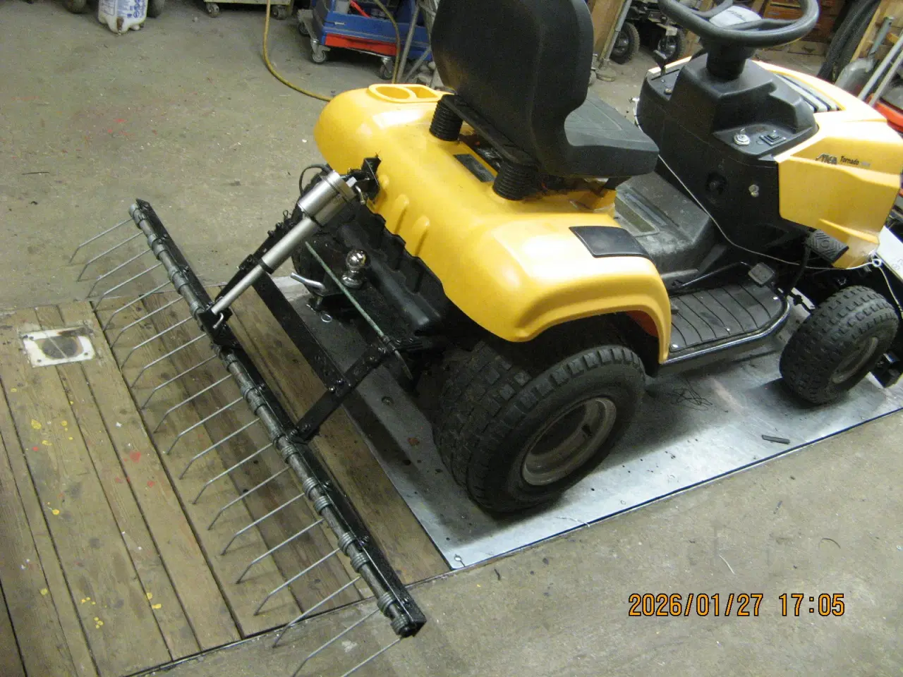 Billede 4 - Havetraktor med el.hæve sænk rive og skraber