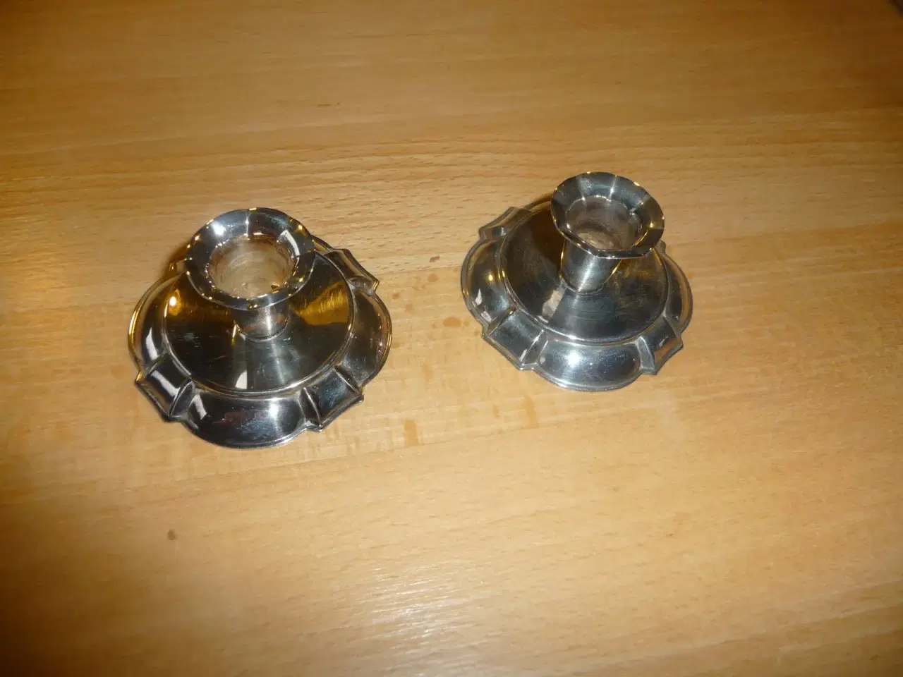 Billede 1 - 2 små lysestager i sølv plet