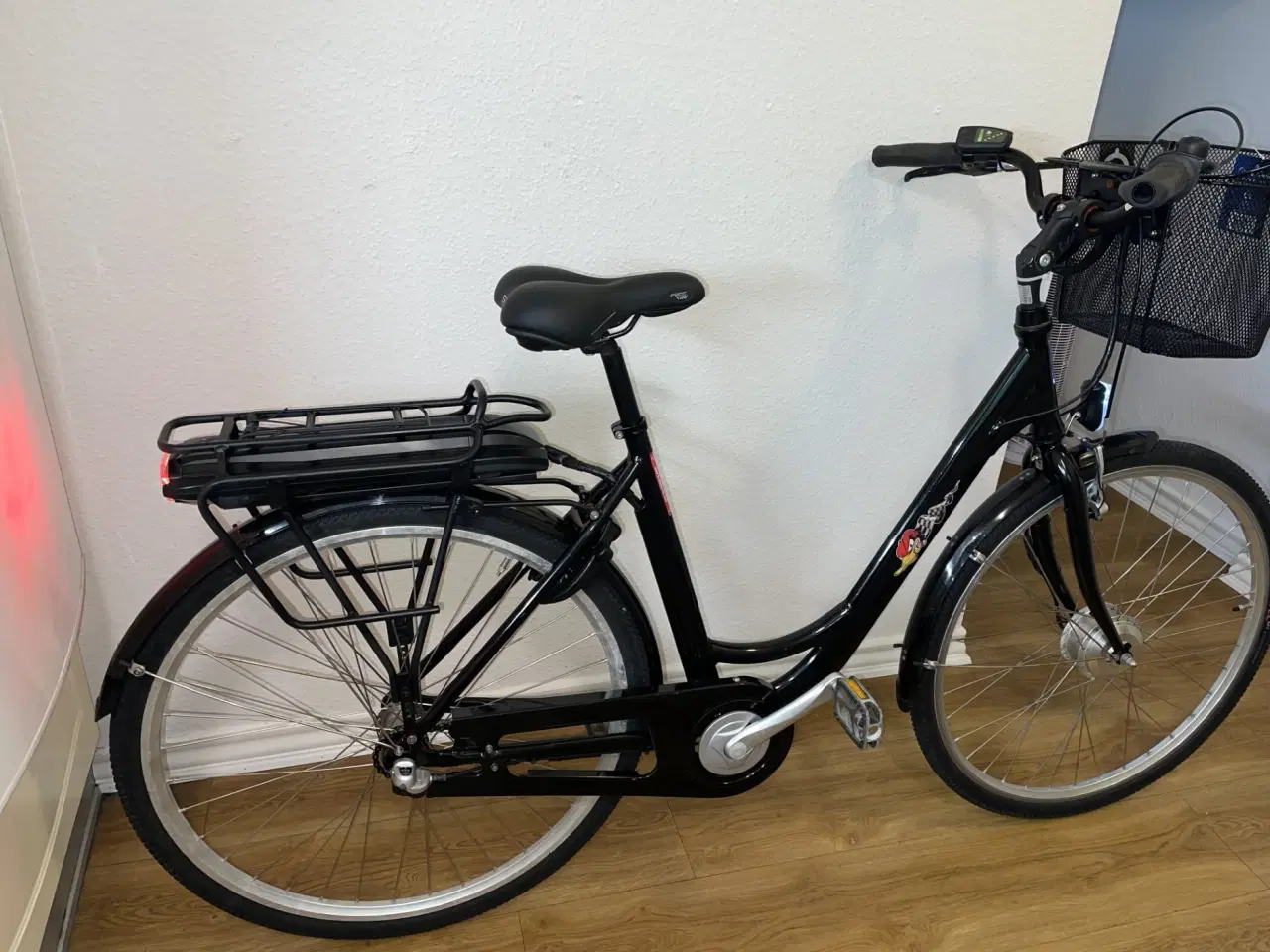 Billede 2 -  flot mustang dame elcykel 28"  3 gear.