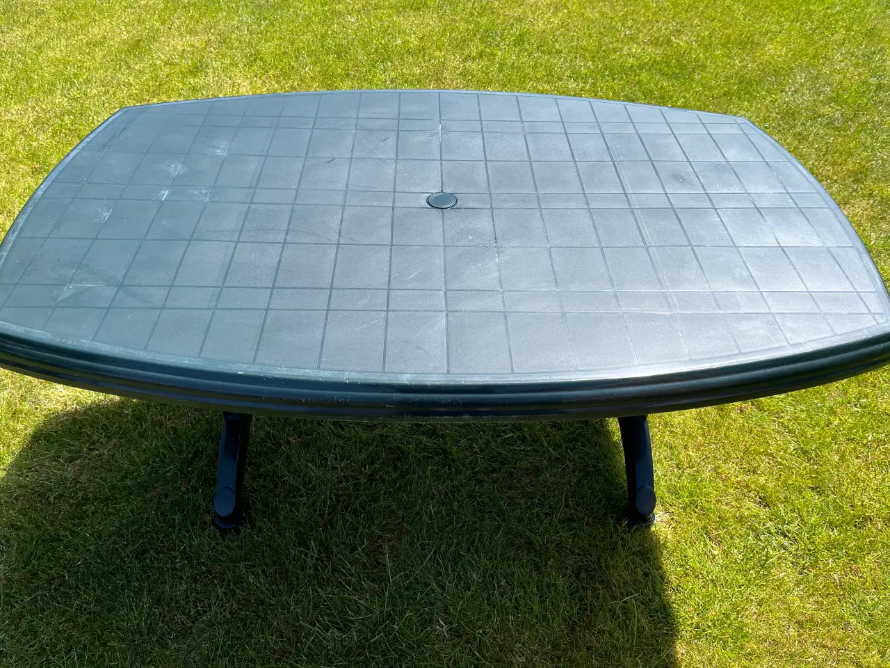 Billede 3 - Havebord i plast 