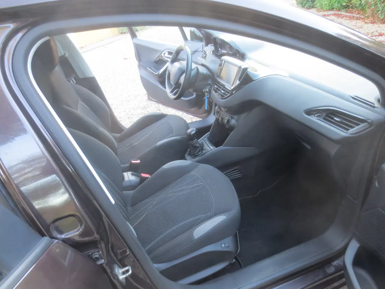 Billede 15 - Peugeot 208 1.4 i 95 Hk. År 2012. 