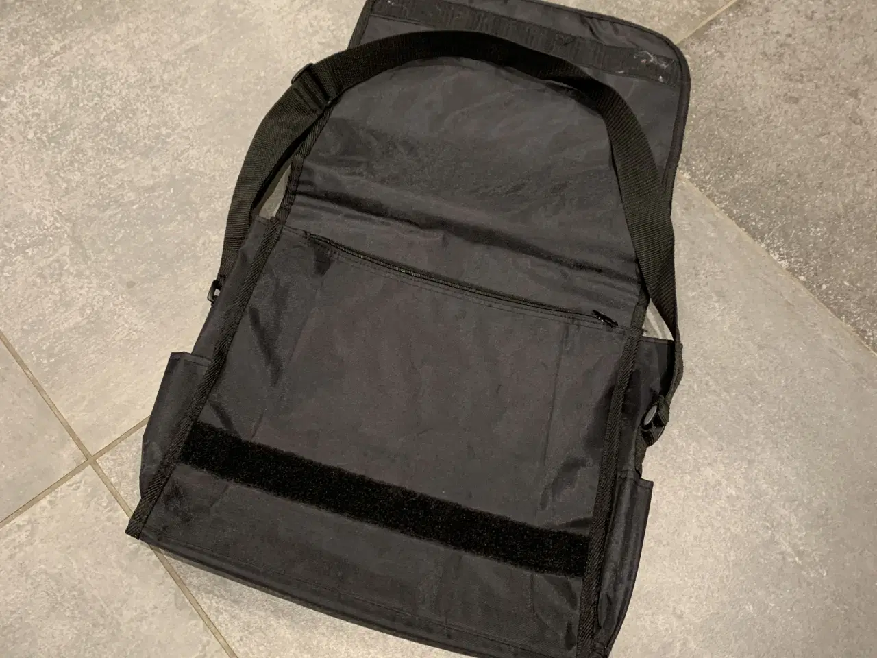 Billede 2 - Laptop taske - bortgives