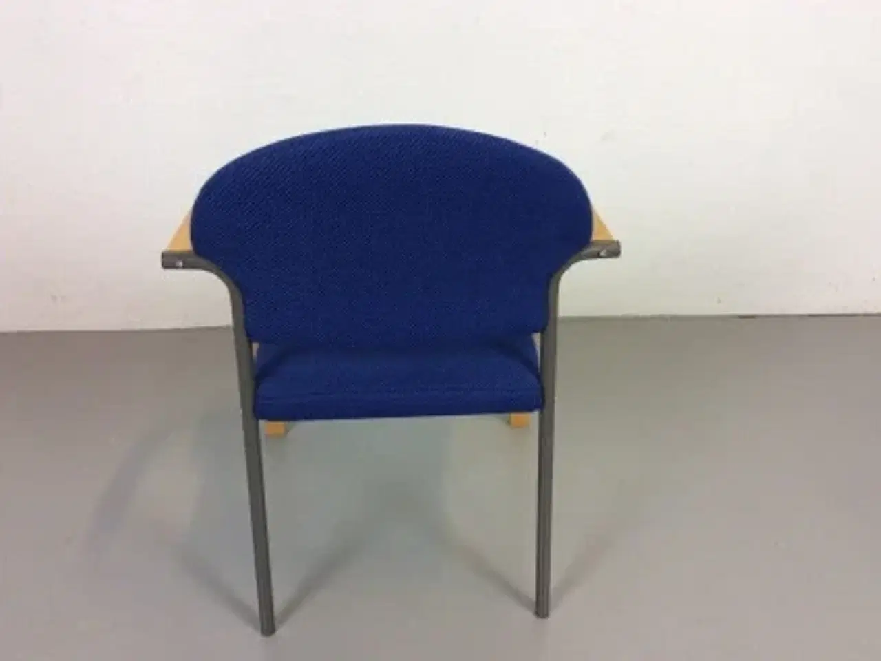 Billede 4 - Konferencestole i blå uld polstret sæde/ryg, med bøge armlæn