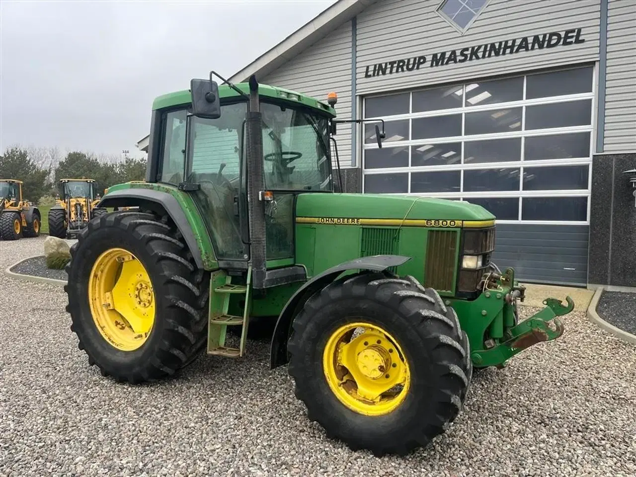 Billede 14 - John Deere 6800 Med frontlift.