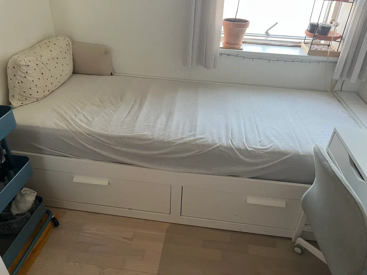 Billede 1 - Seng med opbevaring 