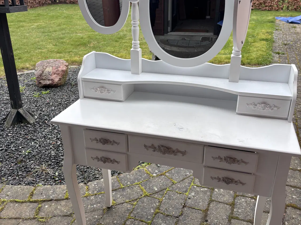 Billede 1 - Sminkebord