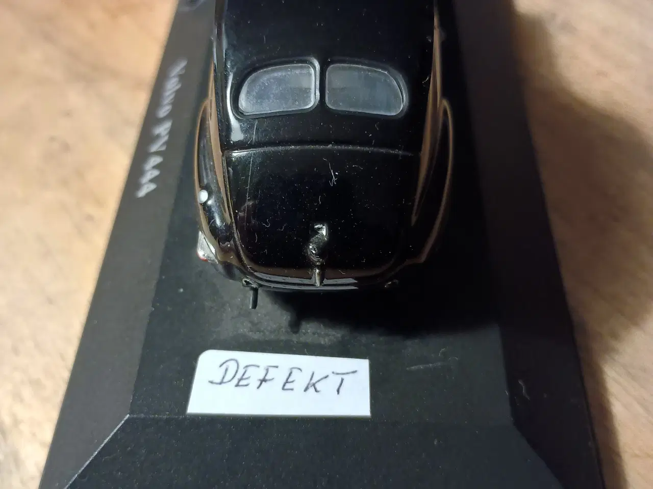 Billede 4 - Volvo PV 444, modelbil.