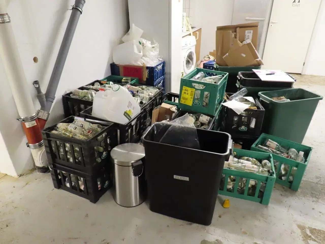 Billede 3 - Tøm rummet for møbler, pant og løsdele