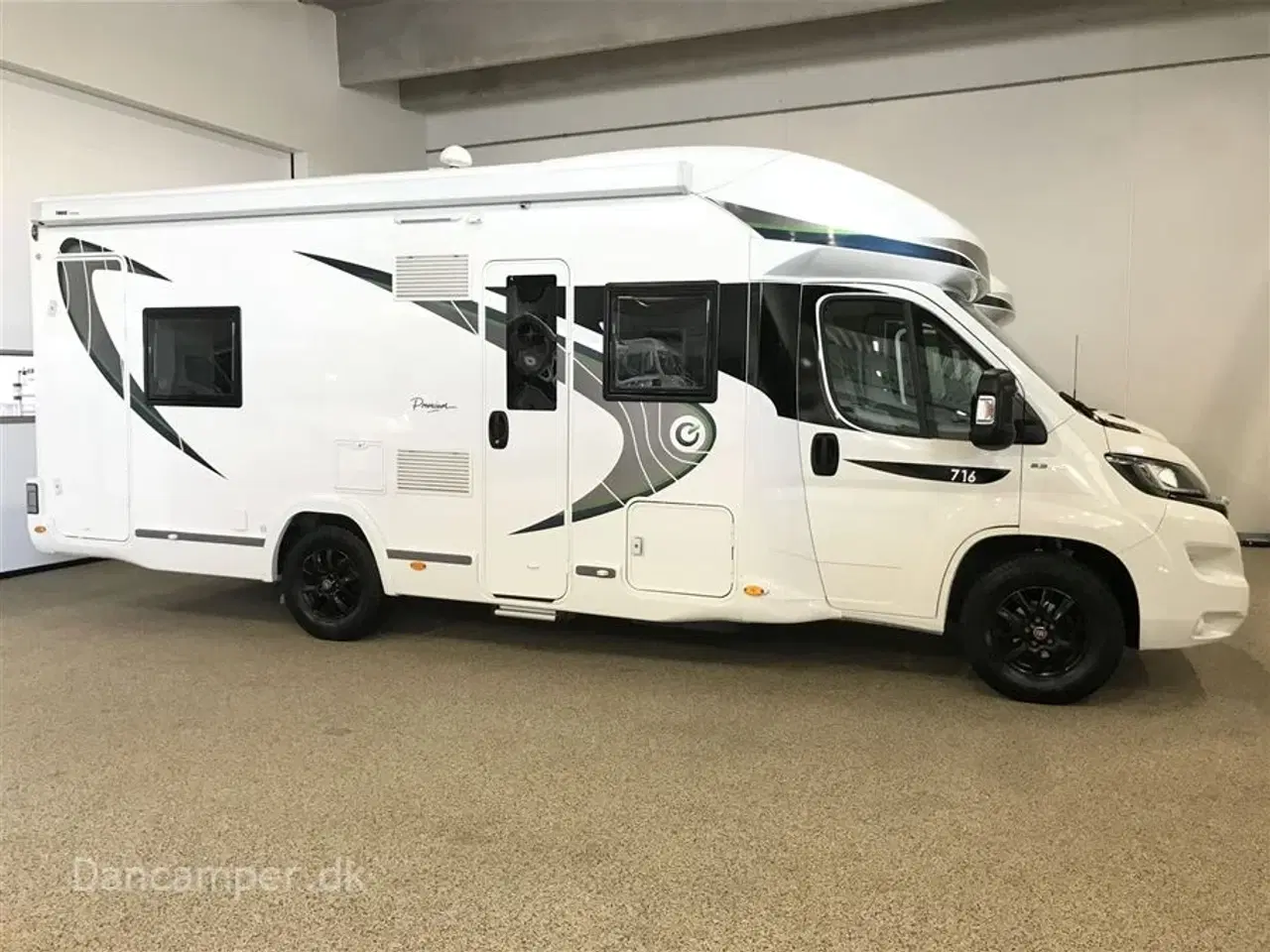 Billede 2 - 2020 - Chausson Welcome Premium 716   Kommissionssalg! Fantastisk delintegreret autocamper med el. sænkbar køjer i bag.og sænkbar dobbeltseng i front, el-markise og NORTRONIX alarm.
