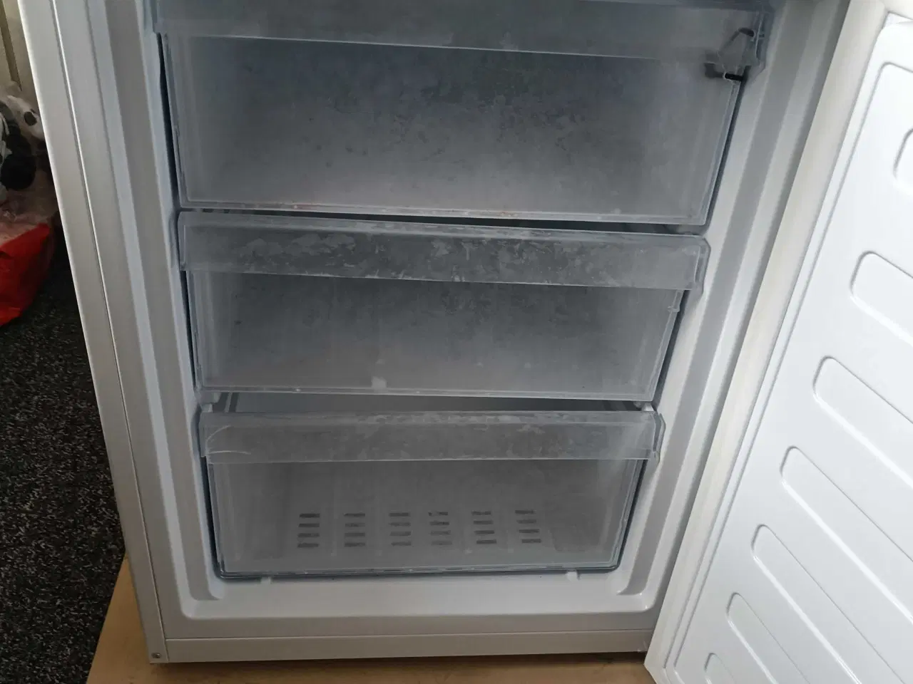 Billede 3 - Kølefryseskab Gram sælges