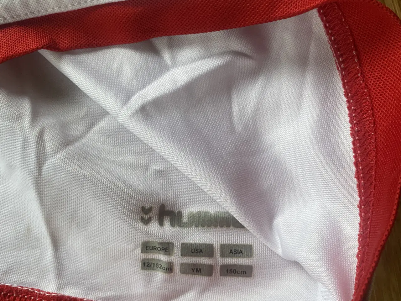 Billede 6 - Fodboldtrøjer mm str 10-12