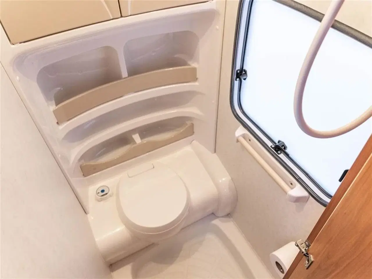 Billede 19 - 2013 - Hobby Excellent 460 UFe Lys og rummelig vogn med solceller og lav totalvægt