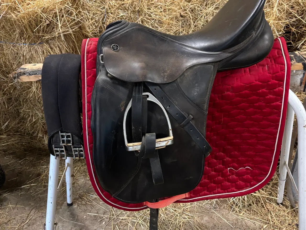 Billede 1 - Kieffer sadel 17” og trense str. full