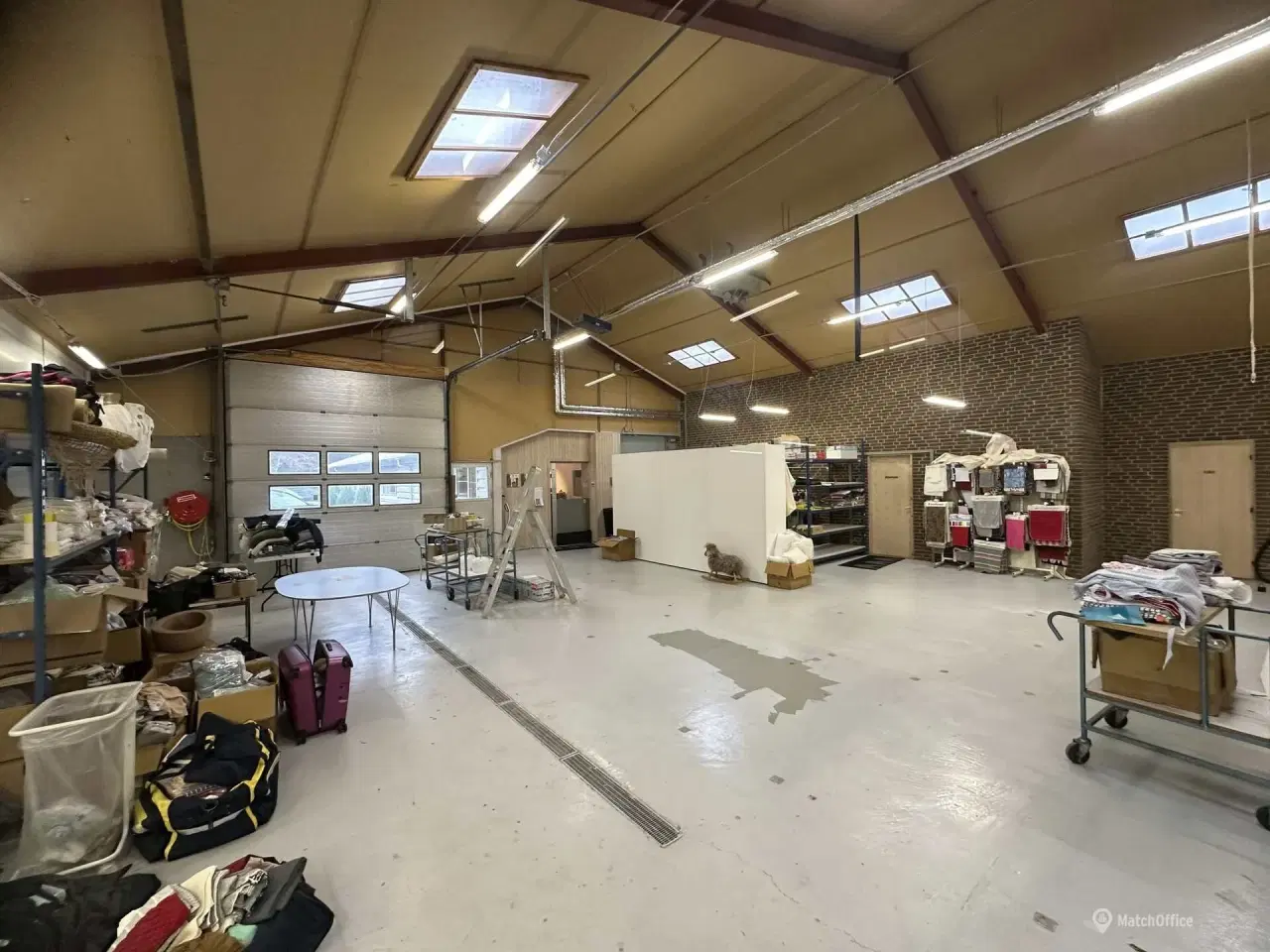 Billede 8 - Erhvervsejendom i Andst – Ideel til investering. kontor, showroom og lager.