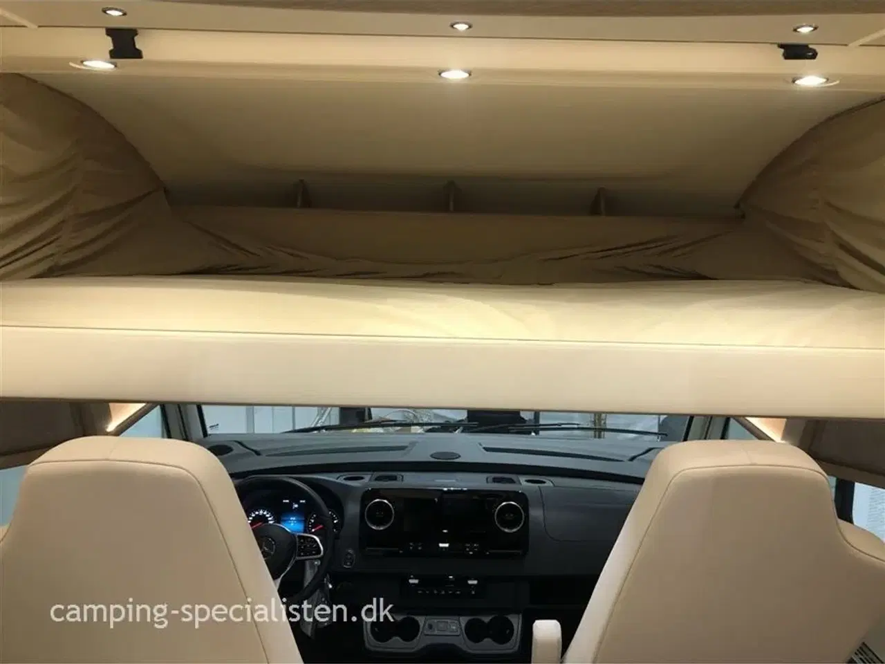 Billede 8 - 2025 - Kabe Imperial I 910 T   Kabe Imperial 910 T med ende badeværelse  model 2025 kan nu ses  hos Camping- Specialisten.dk