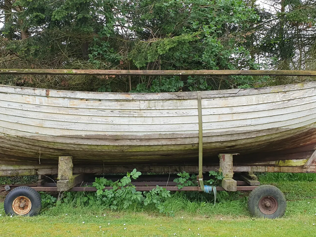Billede 1 - Træbåd på vogn