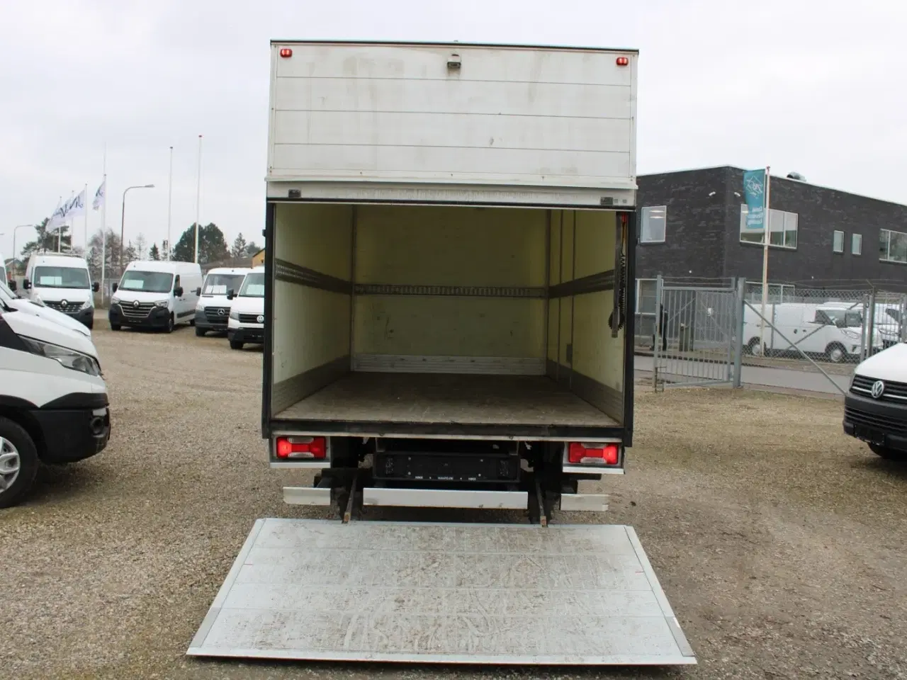 Billede 10 - Iveco Daily 2,3 35S14 Alukasse m/lift AG8