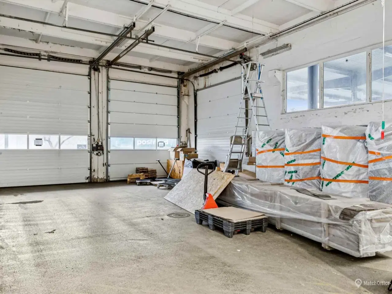 Billede 2 - Højloftet lager i Brøndby