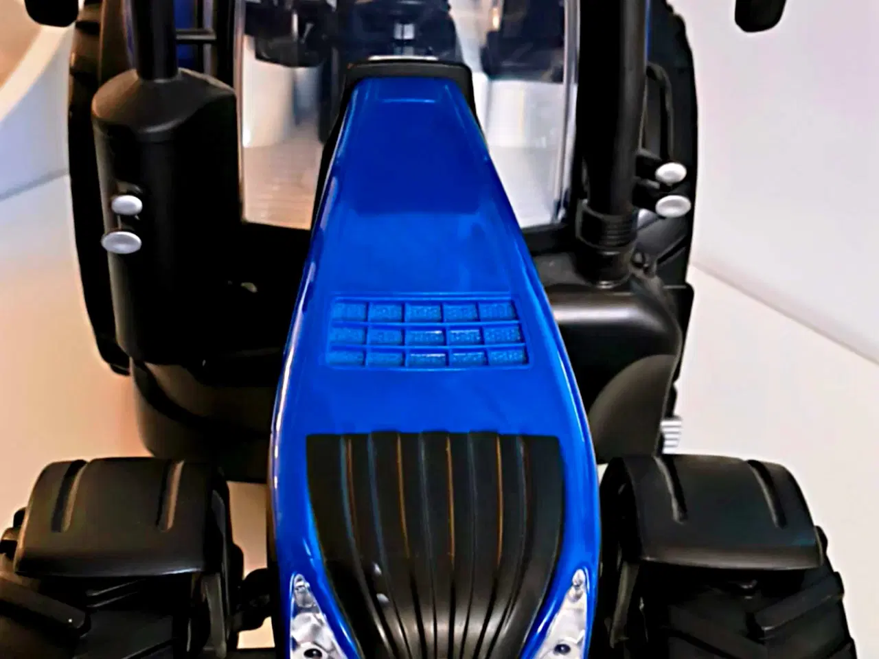 Billede 4 - New Holland fjernstyret traktor