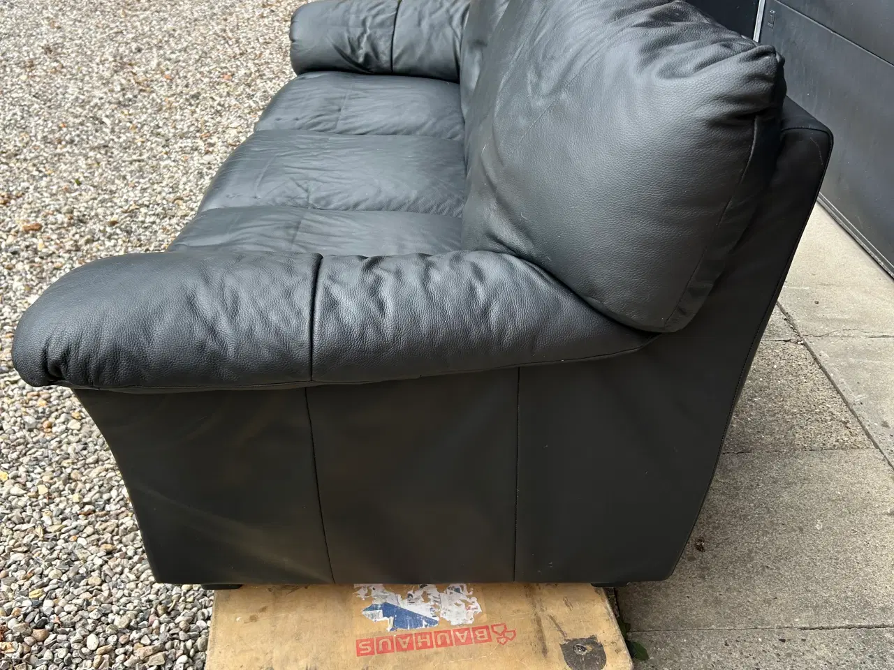 Billede 2 - Sort læder sofa - 3. pers.