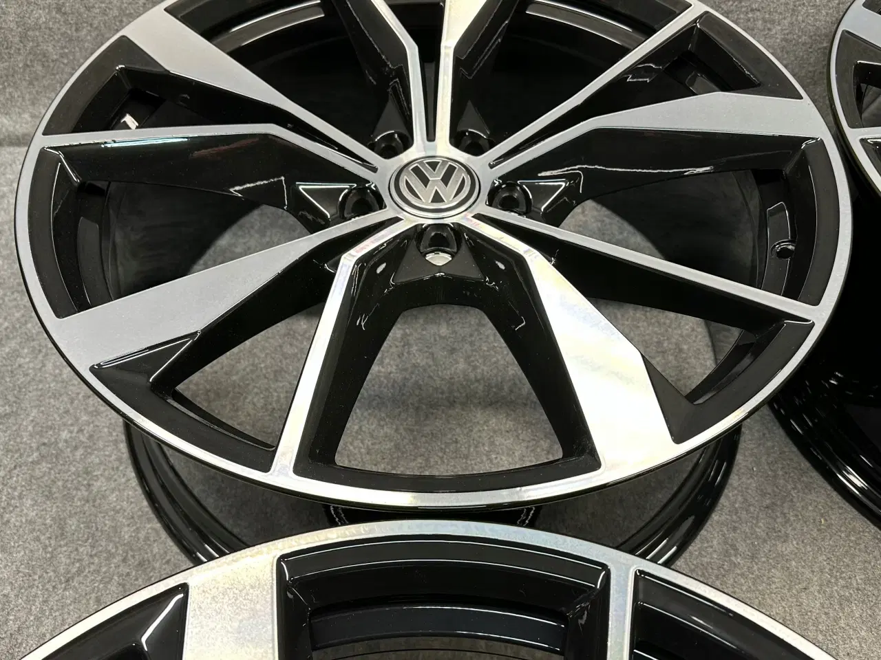 Billede 3 - ALUFÆLGE VW TIGUAN 5N 5NA R-LINE MISANO 20"