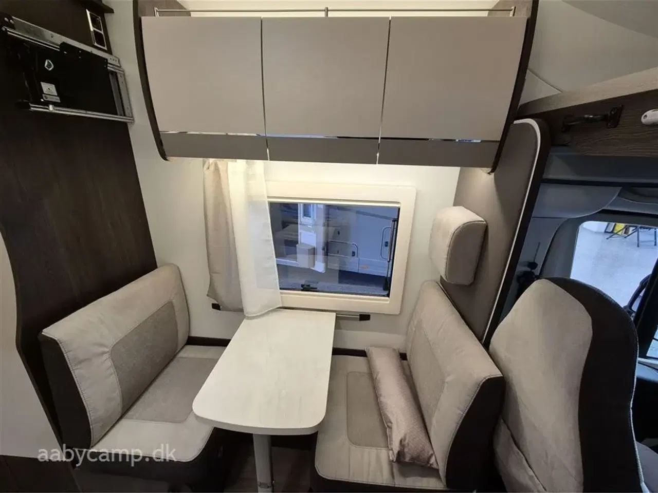 Billede 12 - 2021 - Benimar Sport 323 NK   Den Perfekte Familie camper. NK pakke. automatgear. solceller. 2x lithium batteri. 2000w inverter. Bemærk kun 20,000 Km !!!!