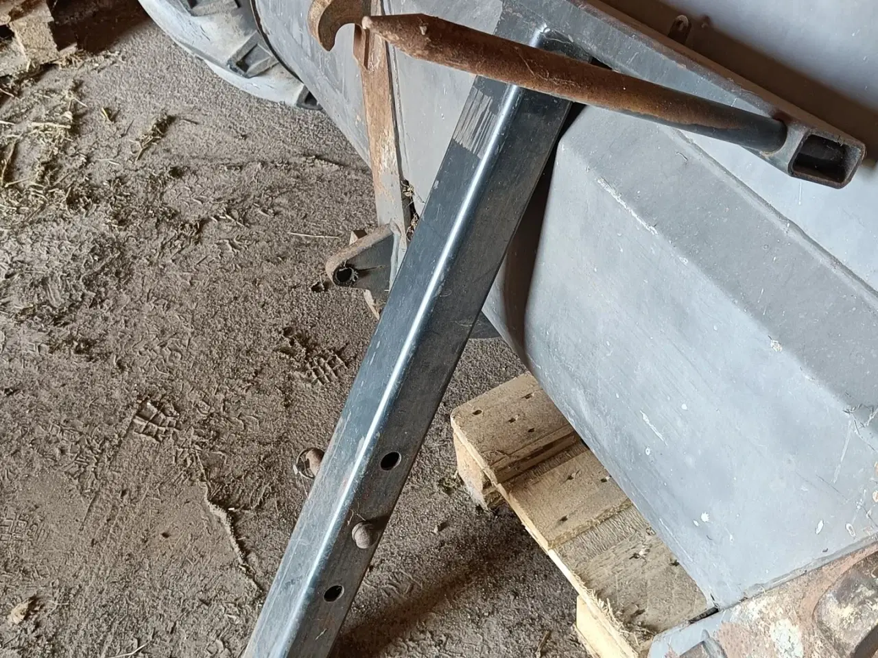 Billede 19 - Ford 8210 med frontlæsser