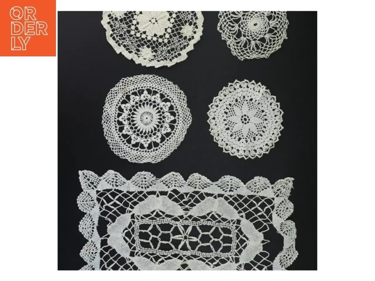 Billede 5 - Hæklet borddug og bordskånere sæt