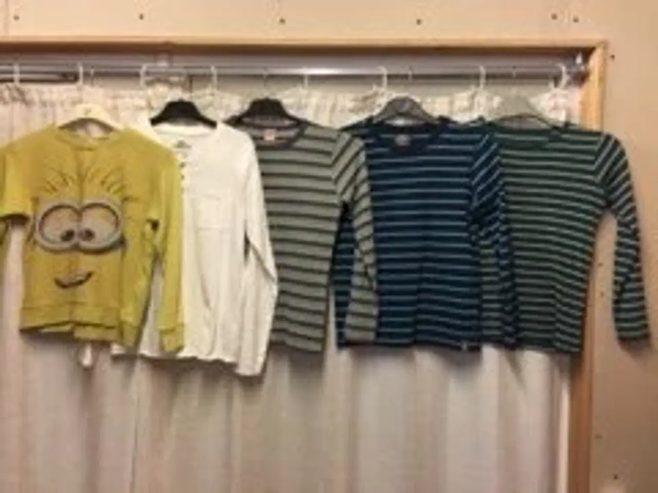 Billede 3 - Drengetøj str. 134