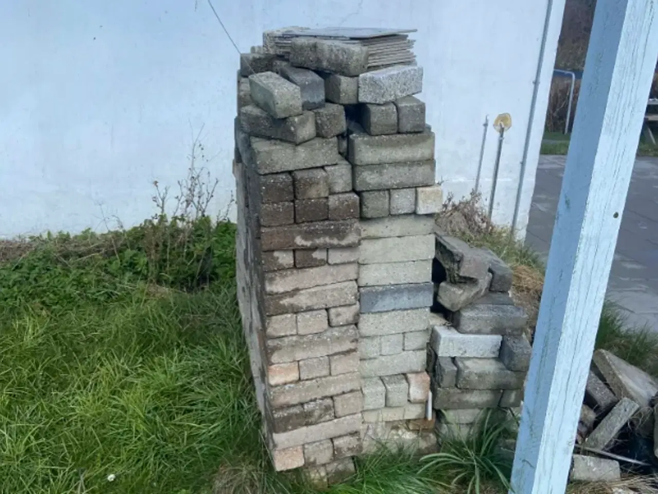 Billede 1 - Havefliser & Tagsten GRATIS!