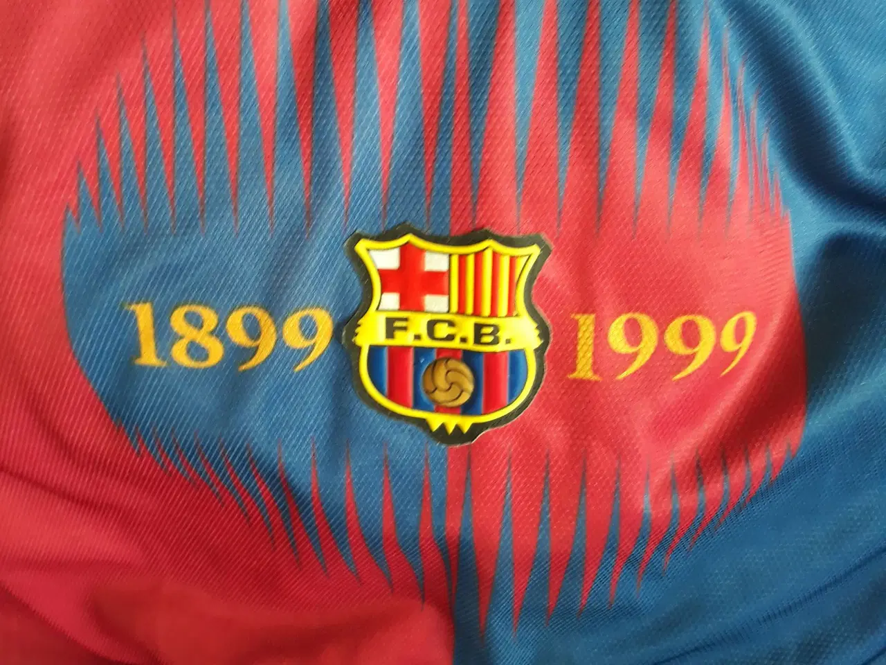 Billede 3 - Flot Barcelona fodboldbluse XL