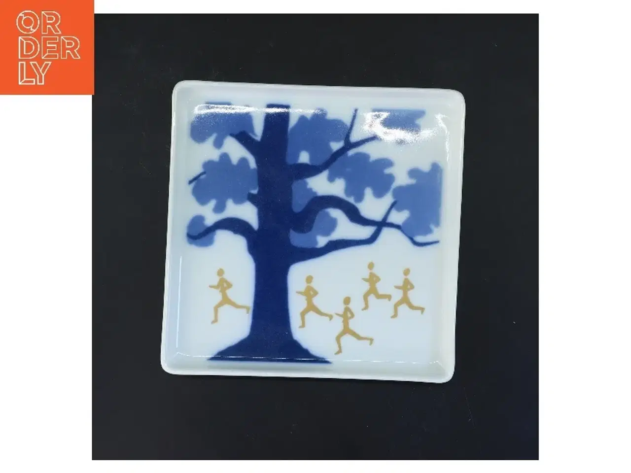 Billede 1 - Firkantet platte fra B&G (str. 19,5x19,5 cm)