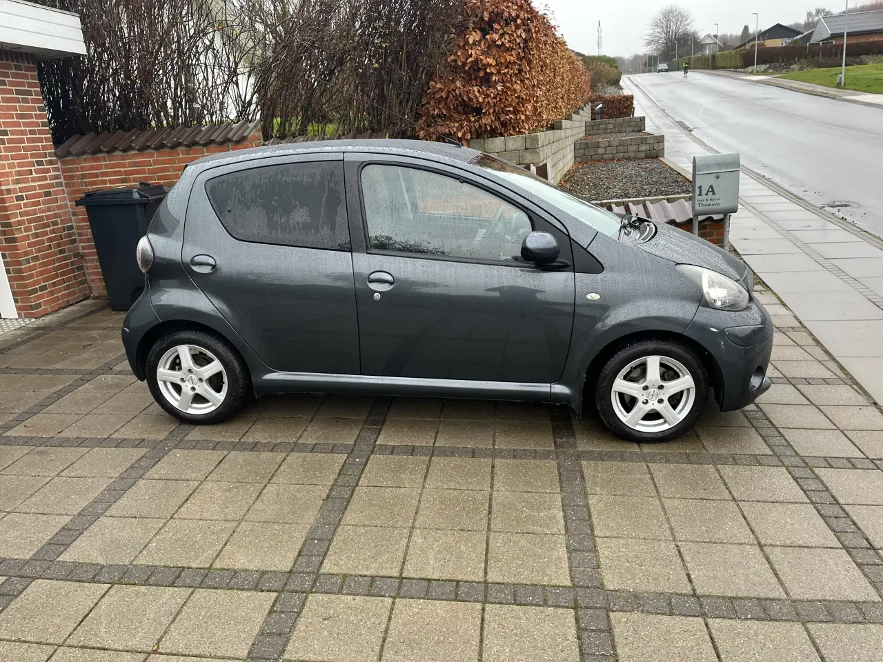 Billede 1 - Virkelig pæn og velholdt Aygo