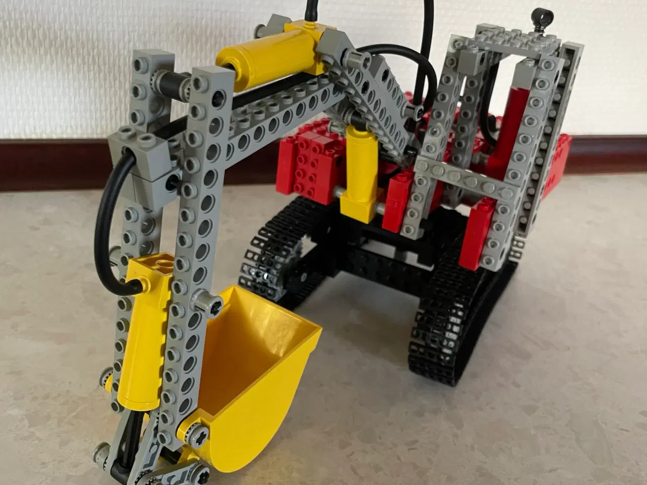 Billede 2 - 8851 Lego Technic Pneumatic Gravmaskine 