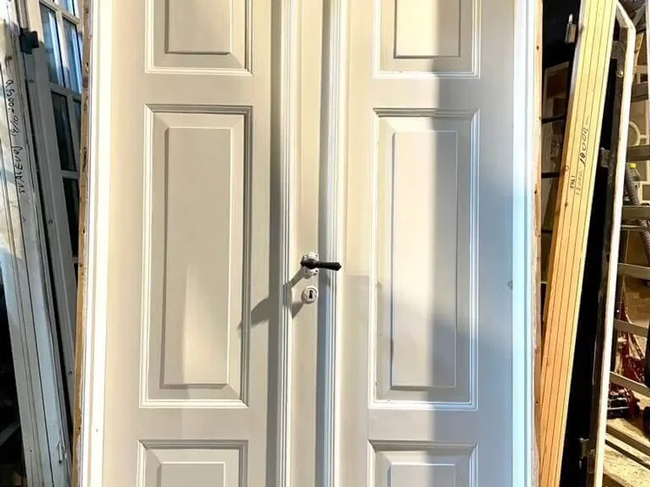 Billede 2 - Lav, original dobbeltdør m. smukke fyldninger