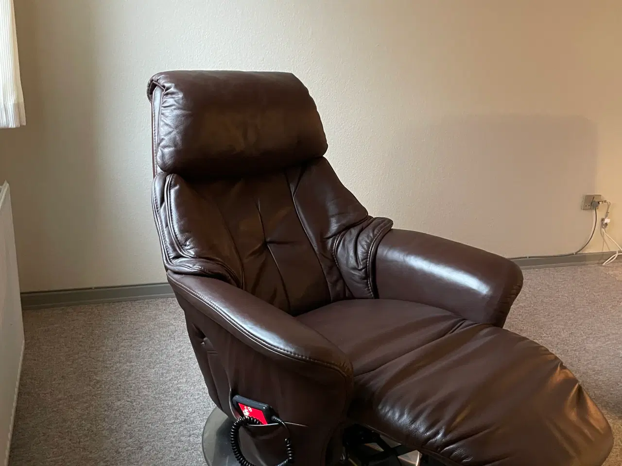 Billede 3 - Løftestol / seniorstol med sædeløft/ liftfunktion