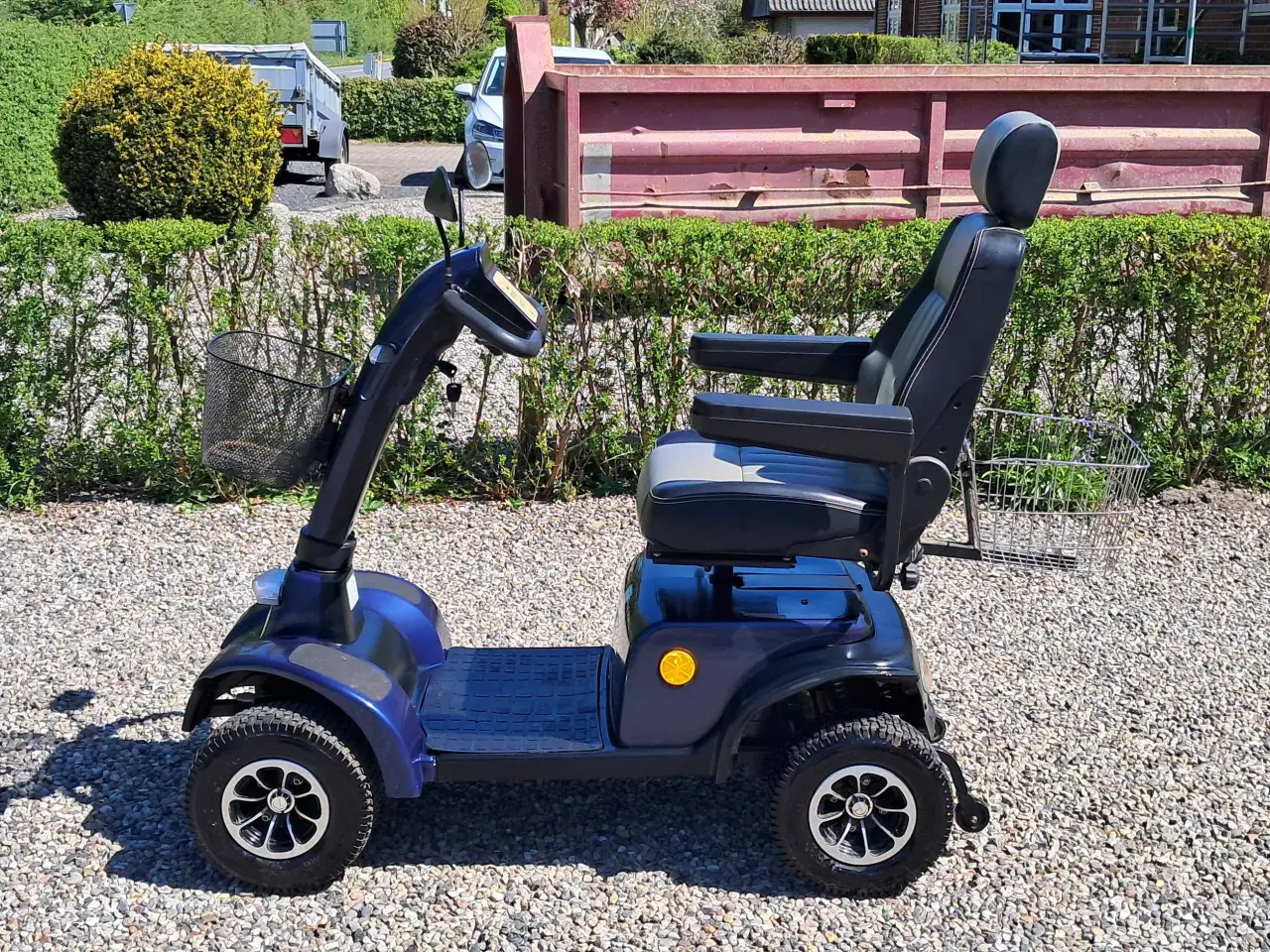 Billede 1 - 4-hjulet elscooter med nye batterier 