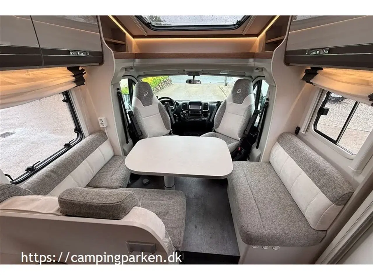 Billede 4 - 2022 - Dethleffs Trend T 7017 EB   Lave enkeltsenge og stort toiletrum i bagenden med brusekabine, 140hk, Euro6 motor