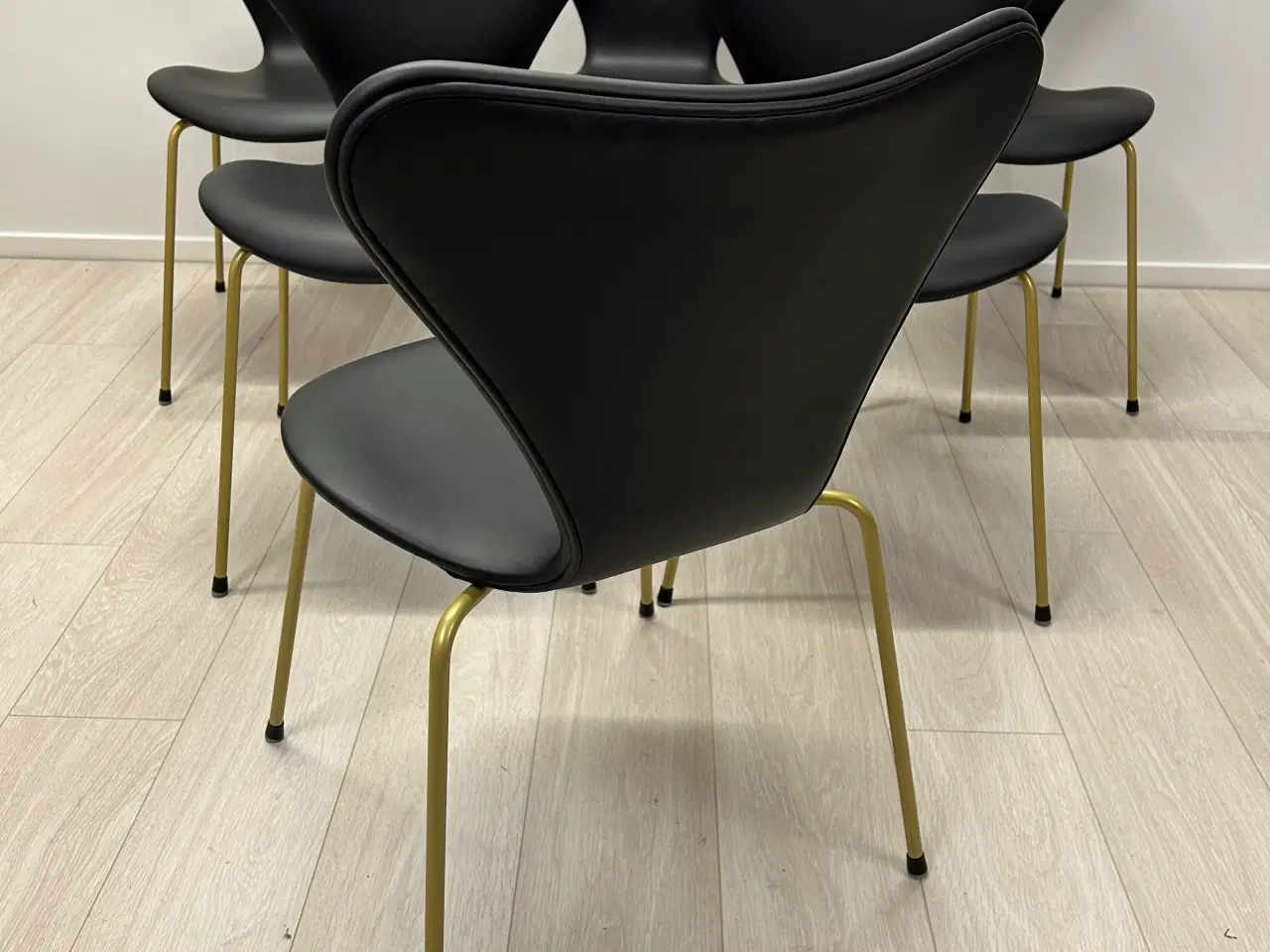 Billede 7 - FH 3107 Nypolstrede Syverstole af Arne Jacobsen 