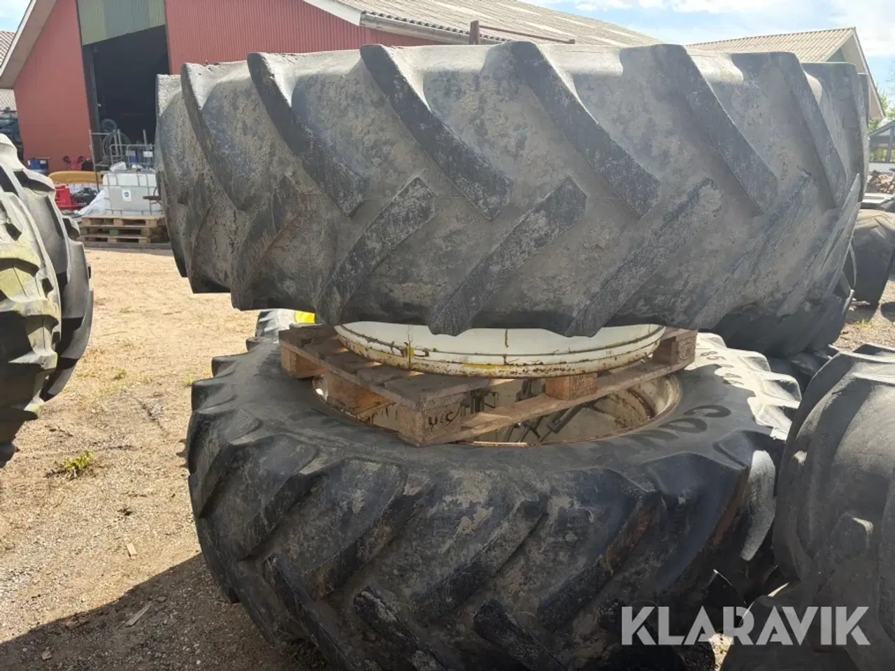 Billede 2 - Tvillingehjul Continental 520/85R46 2 styk med spænder