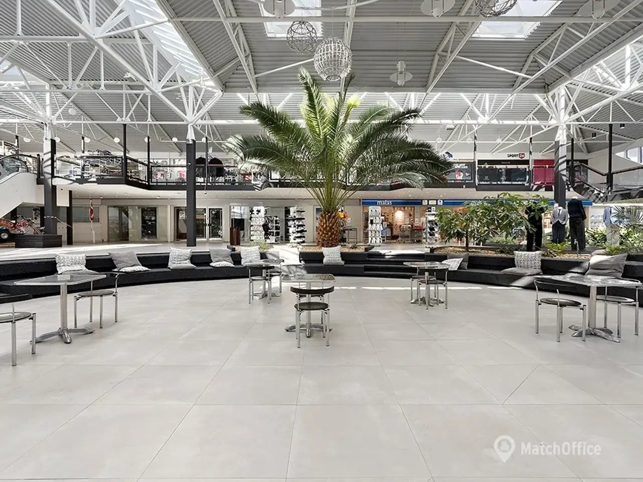 Billede 4 - Østhimmerlands største butikscenter - lokaler til leje