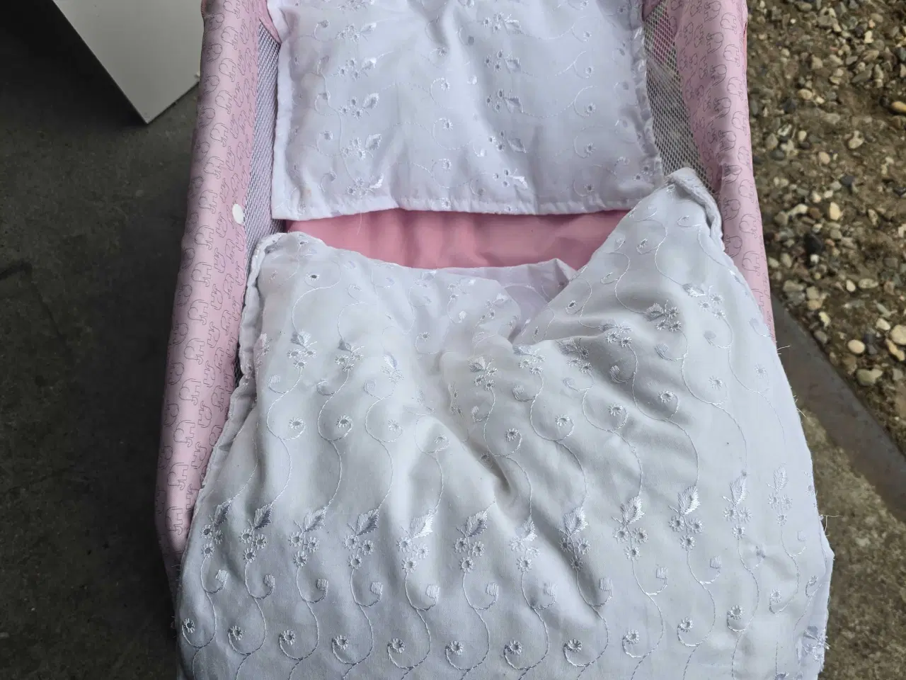 Billede 3 - Puslebord med seng og hylde