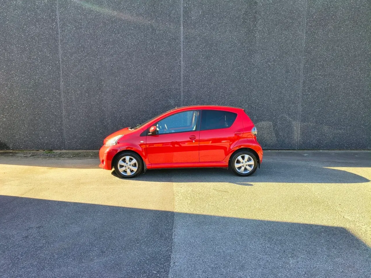 Billede 1 - Toyota Aygo 1,0 VVT-I Red&Black 68HK 5d