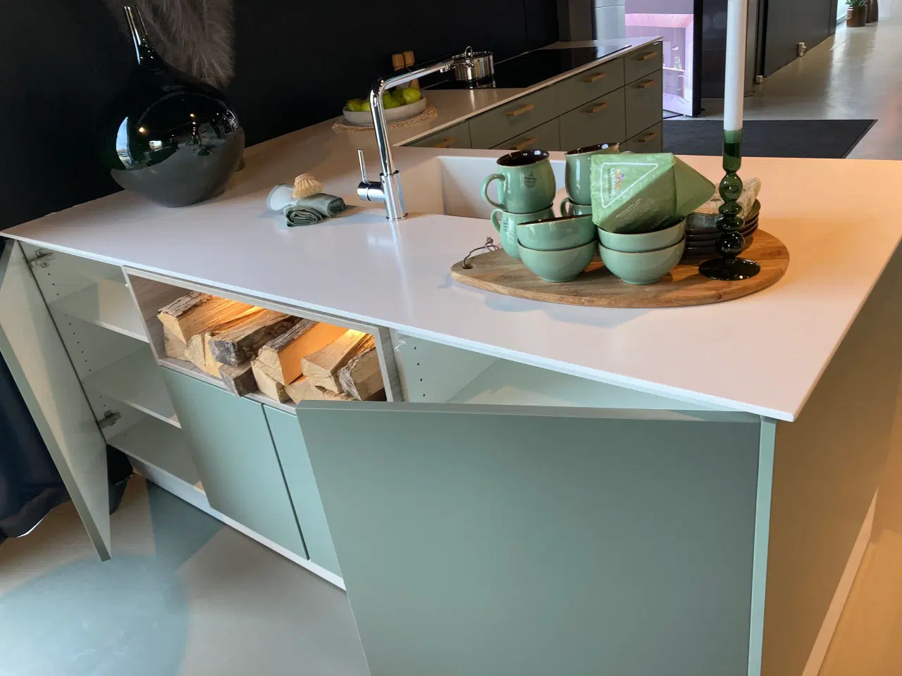 Billede 4 - Helt køkken fra udstilling