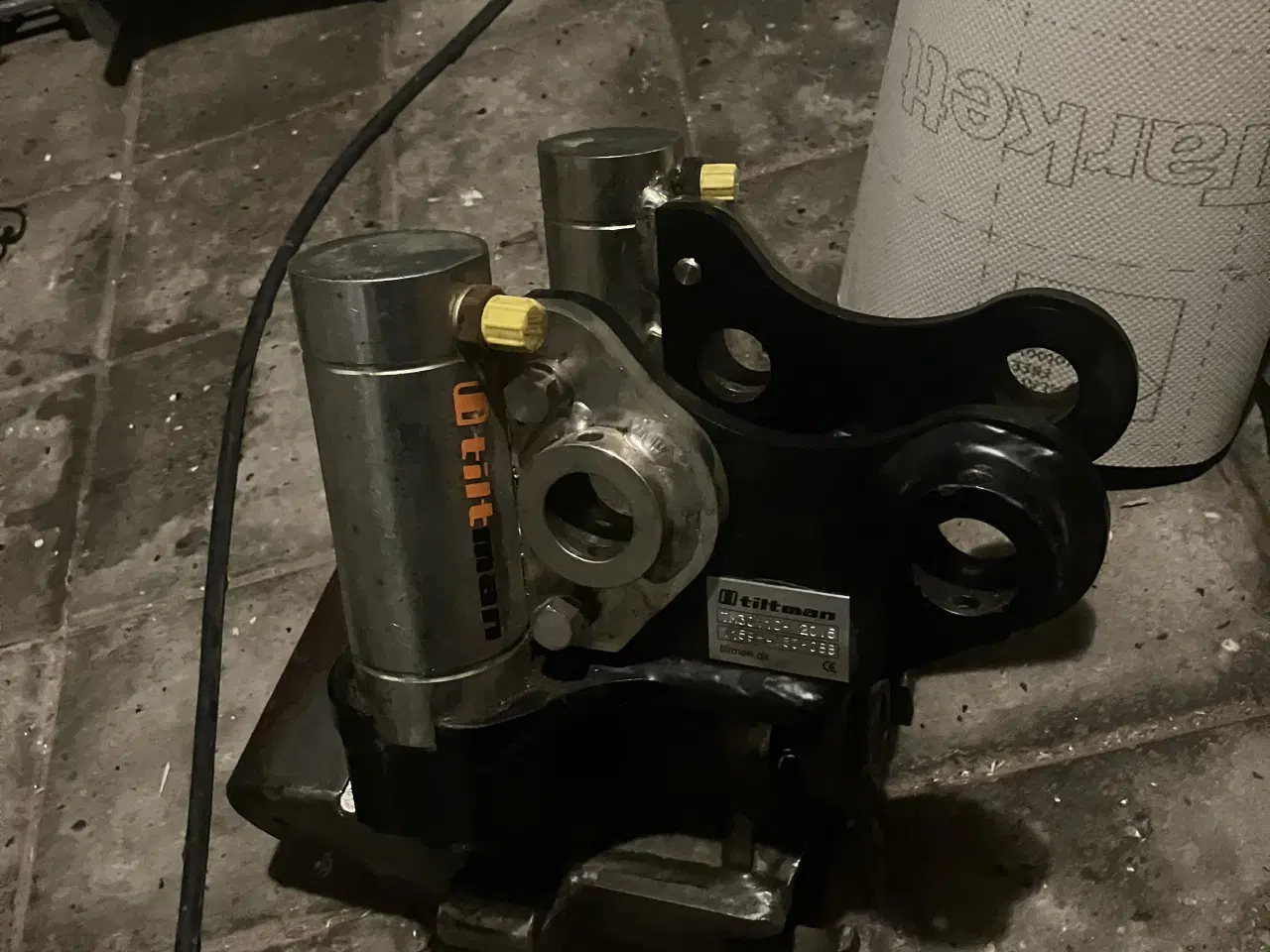 Billede 1 - Tiltman skifte til 1-2.5 ton gravemaskine S 30-150