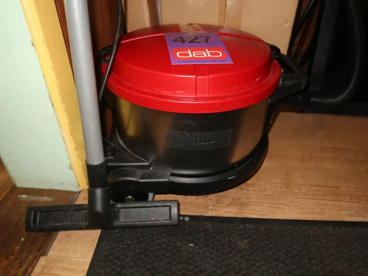 Billede 2 - Støvsuger, Nilfisk VP930
