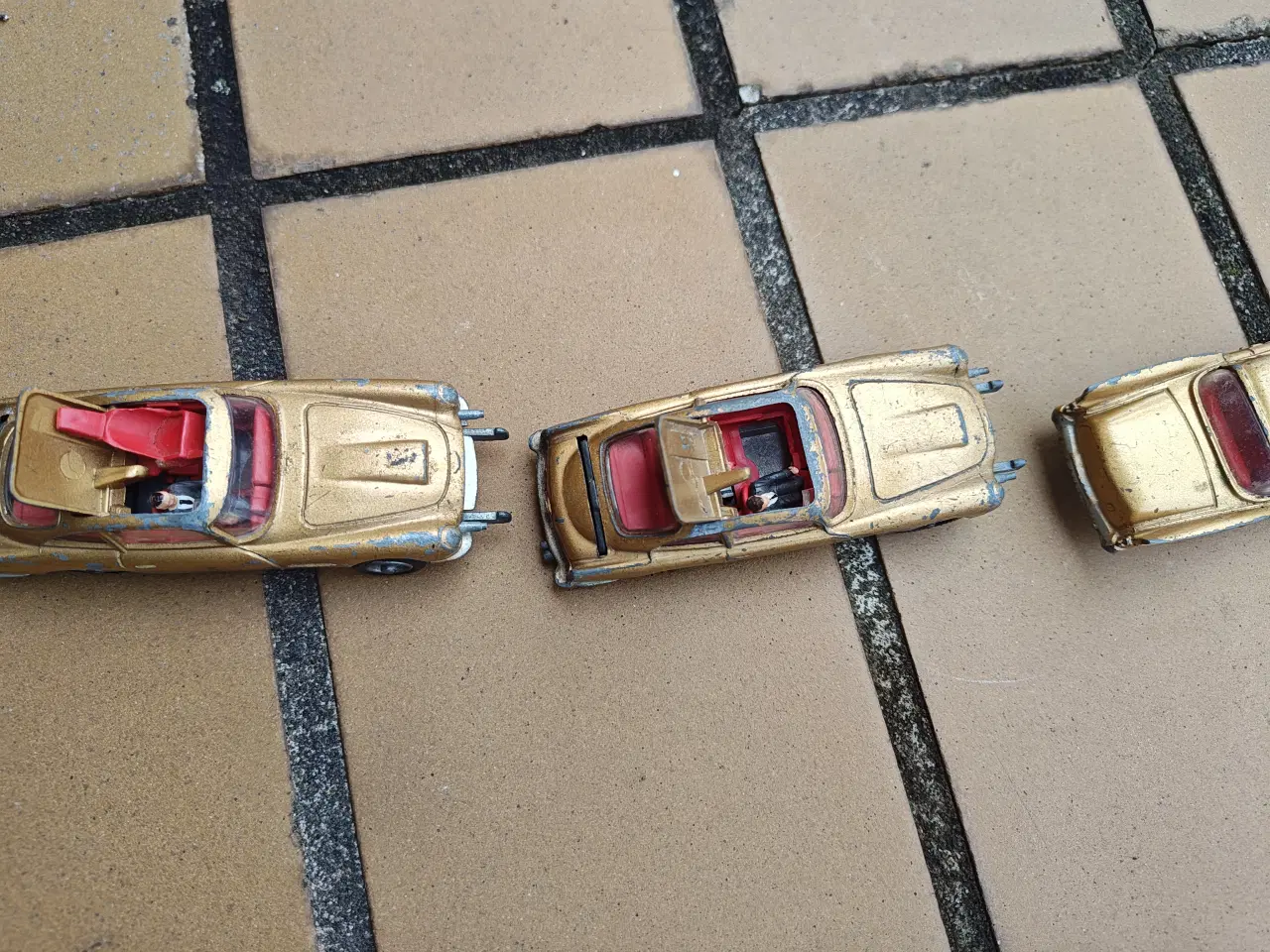 Billede 4 - James Bond Aston Martin og Studebaker Golden Hawk