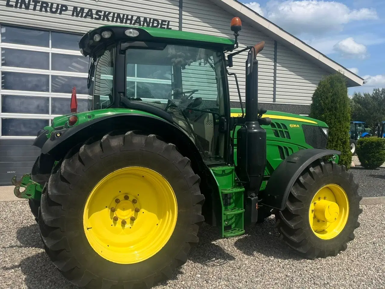 Billede 13 - John Deere 6135R Krybegear, frontlift, TLS Affjedret foraksel og affjedret kabine