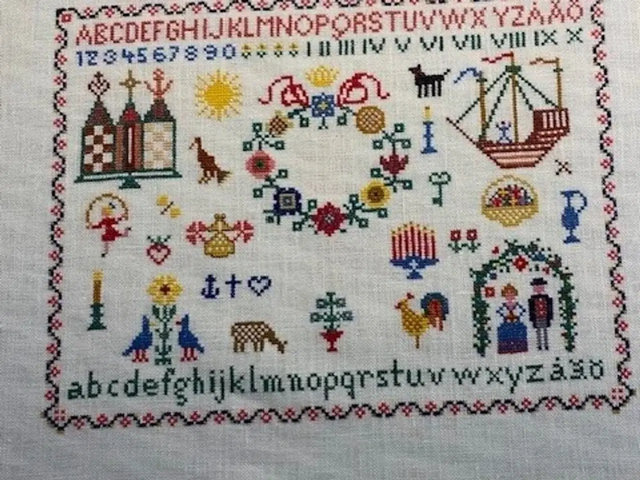 Billede 1 - Håndbroderet korssting - unik